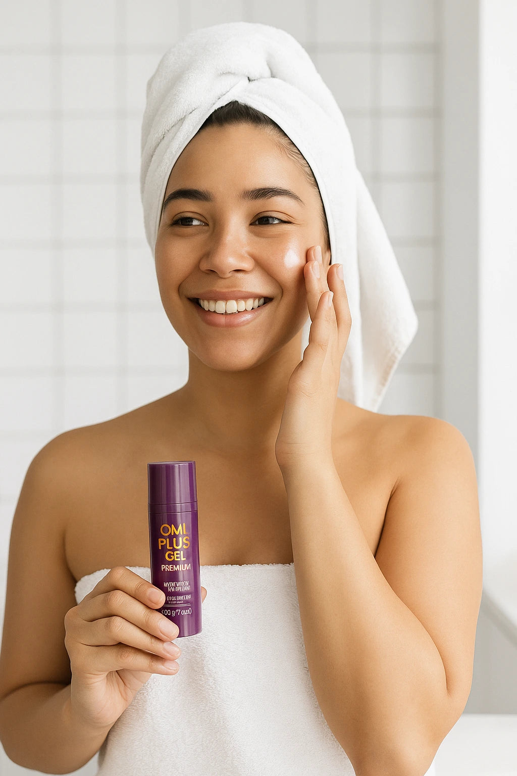OML PLUS GEL Premium gel cream moisturizer with model